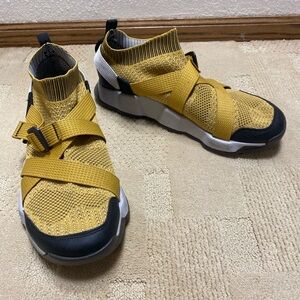 Chaco Z Ronin Men’s Size 13 Hiking Sport Water Shoes Gold EUC!